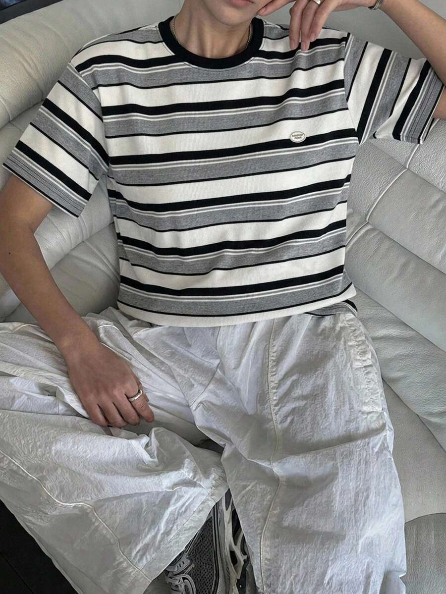 DAZY 休閒運動風夏季上衣配色條紋寬鬆短袖圓領女款T恤 - 藏蓝色 - 查看 1
