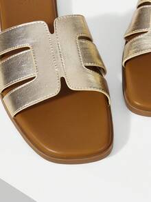 MOTF PREMIUM WOMEN'S SHOES LIGHT GOLD SIMPLE AND COMFORTABLE FLAT SANDALS SUMMER - Light gold - View 5