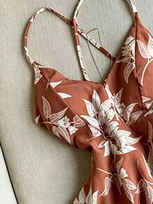 Franclia Damen Französischer Vintage Sommer Neues grünes Blumenmuster Camisole Kleid, V-Ausschnitt Taillenbetonung A-Linie kurzer Rock, Urlaubsstil minimalistisch sexy Feenkleid - Verschiedenfarbig - Übersicht 5