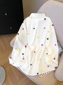 Resyla 女款休閒寬鬆全印花長袖襯衫，秋季野餐白色花卉 - 彩色 - 查看 2