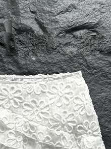 SHEIN Swim Swim Mod 女款優雅花卉蕾絲飾邊雙層荷葉邊罩衫洋裝，適合夏季海灘度假 - 白色 - 查看 5