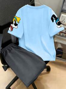 Manfinity Hypemode 男士酷感兔子與狗狗卡通印花藍色夏季寬鬆休閒運動T恤與灰色短褲套裝，度假風 - 彩色 - 查看 2
