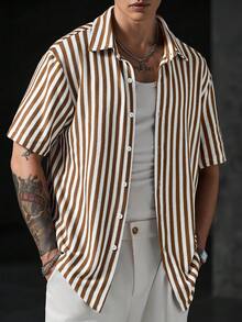 Manfinity CasualCool 男士條紋拼接單排扣休閒百搭日常出遊短袖襯衫 - 彩色 - 查看 3