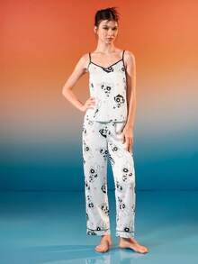 THE POWERPUFF GIRLS X SHEIN Conjunto de pijama casual cómodo de camiseta de tirantes y pantalones con estampado de corazón de dibujos animados en tela de satén blanco para mujer - Blanco - Ver 5