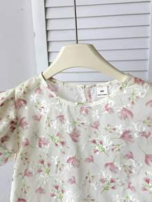 SHEIN Tween Girl Flower Print Round Neck Ruffle Sleeve Casual Cute Tropical Blouse, Holiday Style, French Chic, Suitable For Summer Ruffle Tops - White - View 4