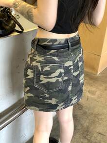 Joudiya 夏秋迷彩綠色滿版印花休閒街頭戶外女款牛仔迷你裙 - 綠色 - 查看 2