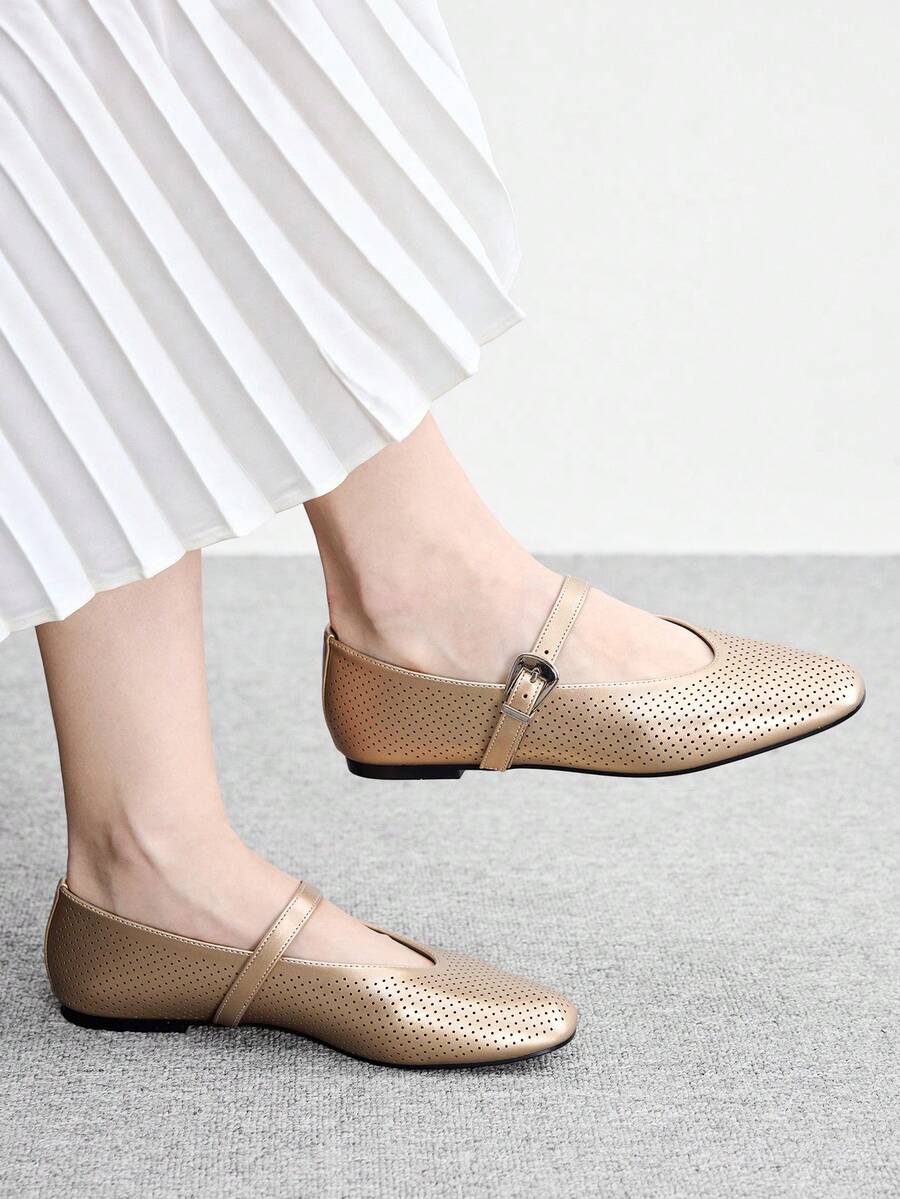 CUCCOO BIZCHIC 女款金色打孔舒適透氣復古瑪麗珍女鞋 女款平底鞋 日常通勤舒適百搭平底鞋 女鞋 - 金色 - 查看 1