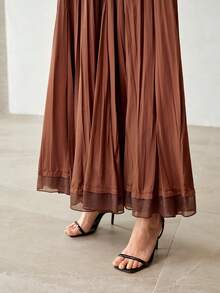 MOTF PREMIUM WOMEN'S 2026 ELEGANT MINIMALIST SOLID COLOR ELASTIC WAIST PLEATED SKIRT - Coffee Brown - View 2