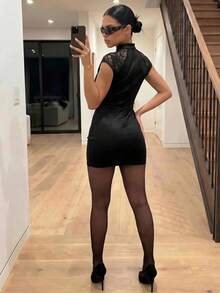 SHEIN ICON 女款素色對比蕾絲短袖修身優雅迷你洋裝 - 黑色 - 查看 2