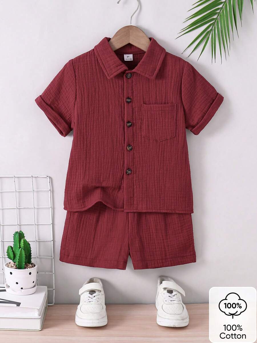 SHEIN Mirajuku 2件裝小男孩休閒簡約學院風純棉標準肩短袖上衣與短褲套裝,適合日常穿著、上學、外出、玩耍、春夏季、度假、節日、旅行、放鬆、曬太陽、夏季 - 酒紅色 - 查看 1