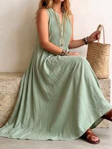 SHEIN LUNE CURVE Plus Size Women's Solid Color Notch V-Neck Casual Sleeveless Dress - Green - View 6