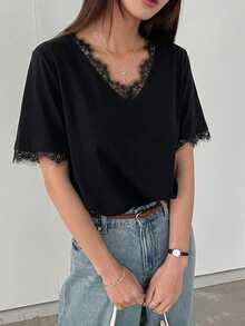 DAZY Kaos Pullover Kasual Wanita Musim Panas Leher Bulat Lengan Pendek dengan Patchwork Renda - Hitam - View 2