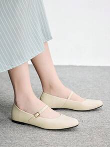 CUCCOO BIZCHIC 女款休閒通勤時尚百搭字母扣飾純色平底鞋 - 杏色 - 查看 4