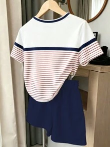 SHEIN 1套青少年女孩極簡休閒舒適時尚簡約百搭個性化條紋蝴蝶結圖案印花T恤配白色條紋短褲2件套日常穿著適用於春夏秋季上衣 - 彩色 - 查看 2