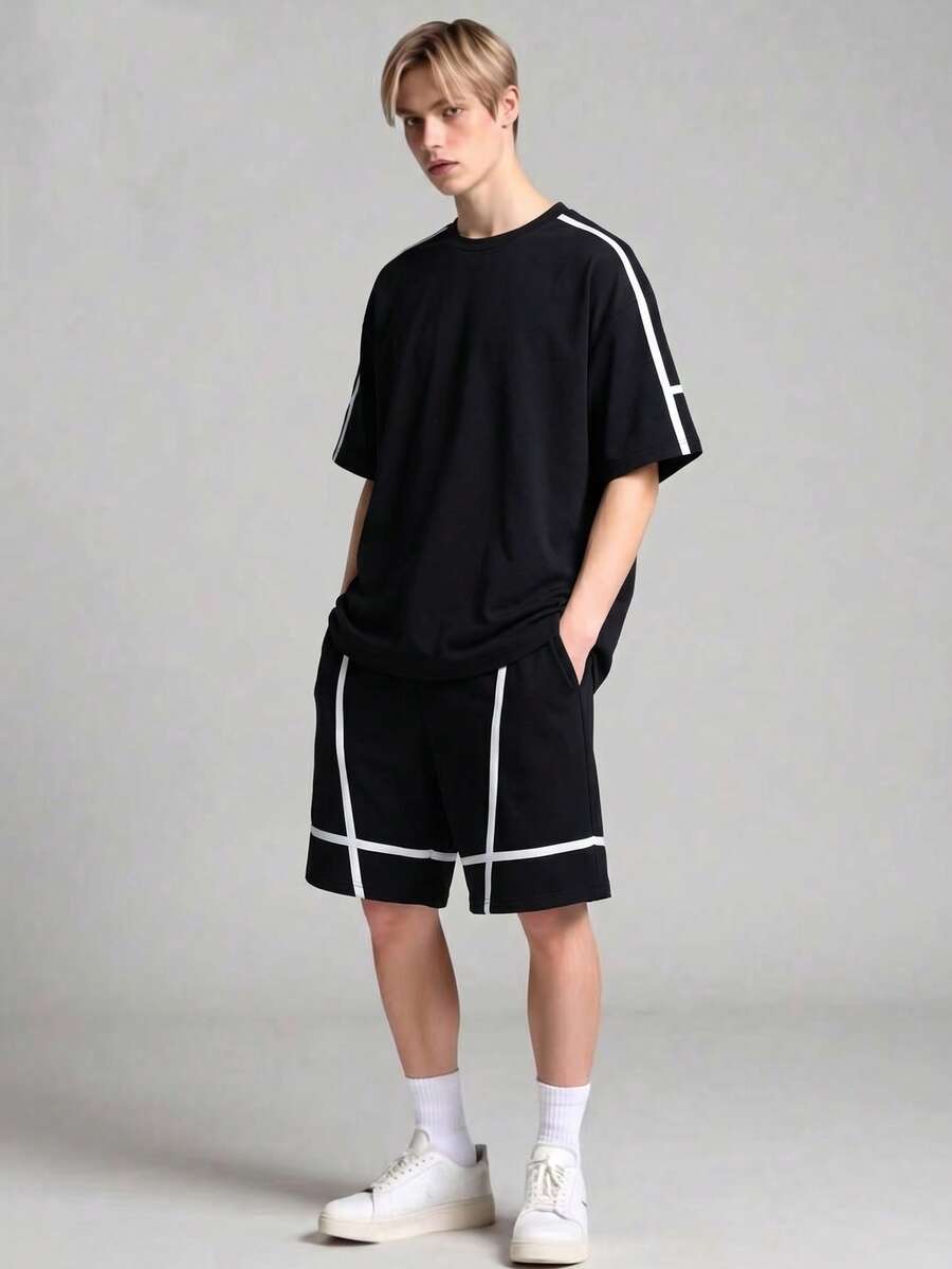 SHEIN 2件組 青少年男童春夏秋高階設計插肩袖黑白對比色3D條紋短袖T恤與口袋短褲休閒運動時尚套裝,適合日常通勤、休閒、度假、運動、滑板、籃球、派對 - 黑色 - 查看 1