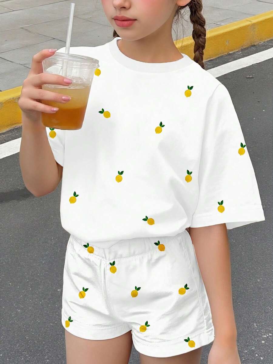 奶油白 Bm Sweet 復古迷你檸檬印花 青少年女孩休閒簡約短袖圓領T恤與休閒短褲兩件套,適合春夏日常、度假、假日穿搭,舒適好穿,時尚女孩休閒穿著,迷你檸檬圖案T恤,新風格,返校、輕鬆氛圍穿搭,開學季,甜美女孩風,度假氛圍 - 彩色 - 查看 1