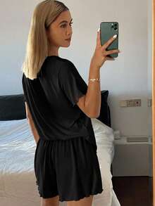 Livesso 夏季舒適純色極簡針織波浪邊女款居家服睡衣套裝 2件組 - 黑色 - 查看 2