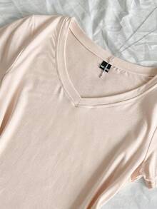 SHEIN EZwear 3件組女款夏季V領修身T恤，龐克次文化動漫純色基本款V領短袖修身T恤 - 彩色 - 查看 6