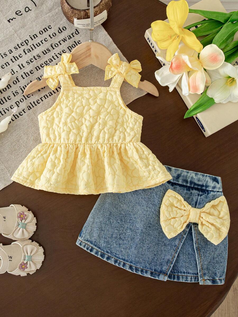 SHEIN Set Pakaian Kasual Sehari-hari untuk Bayi Perempuan: Atasan Jacquard dengan Hiasan Pita dan Ruffle serta Rok Celana Denim - Kuning - View 1