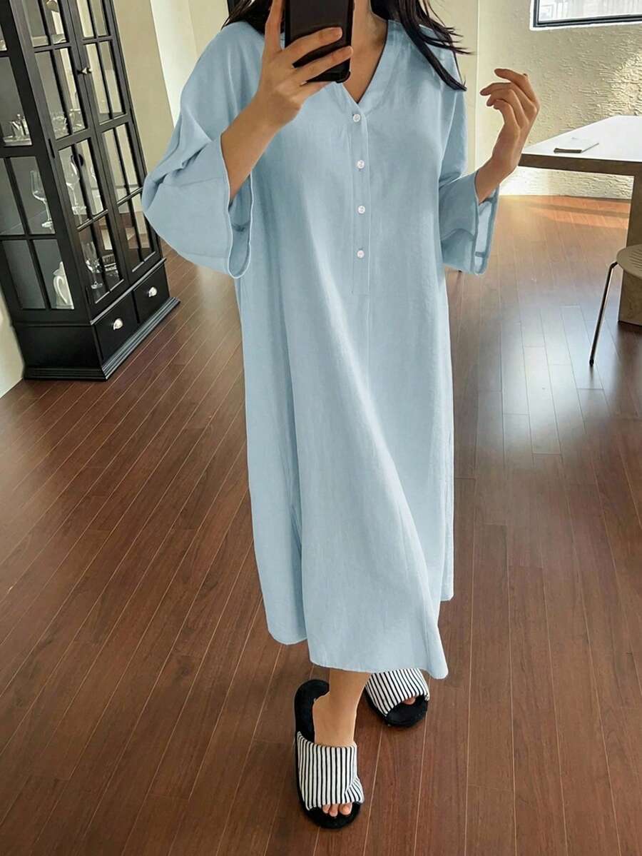 DAZY 極簡純色半開襟長款女款居家睡袍洋裝睡衣 - 藍色 - 查看 1