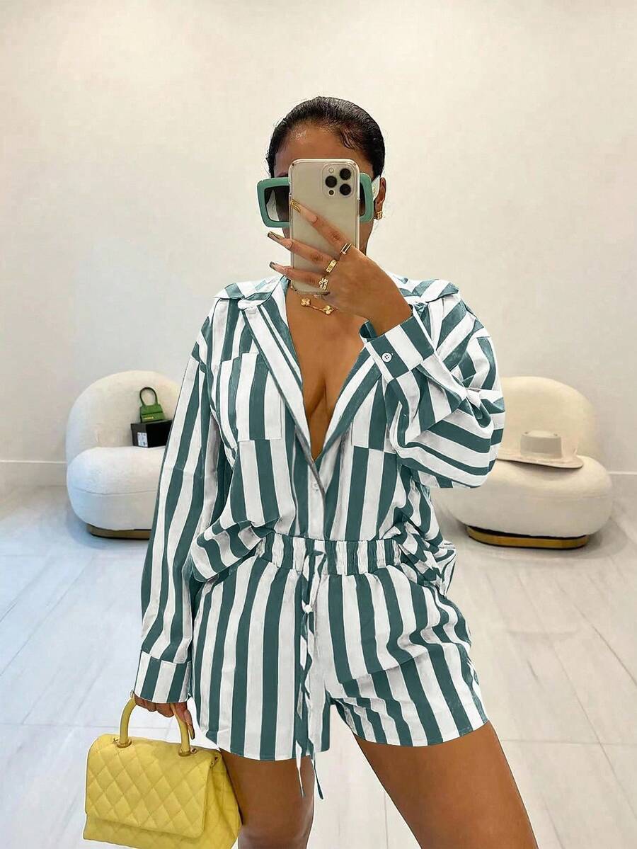 SHEIN Bộ 2 áo sơ mi dài tay kẻ sọc trễ vai cho nữ và quần short thường ngày - Xám - Xem 1