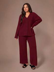SHEIN Conjunto de ropa de estar en casa con botones de felpa suave acanalada para invierno - Rojo - Ver 1
