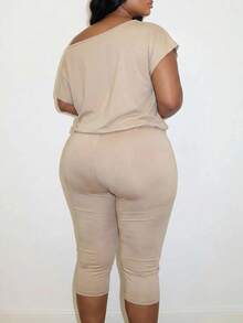 Slaydiva Spring/Summer Style School Sports Beach Casual Khaki One-Shoulder Loose Short-Sleeved T-Shirt Paired With Cycling Capri Pants Plus Size Women's Set - Khaki - View 3