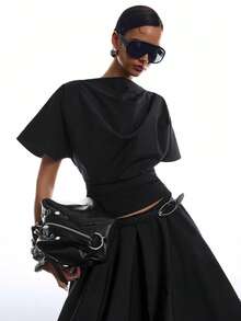 LYSMO Atasan Wanita Lengan Pendek Model Batwing Berlipit Warna Polos yang Membentuk Pinggang - Hitam - View 5