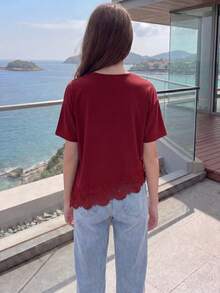 SHEIN Sparklyn 青少年女孩夏季休閒純色蕾絲拼接T恤，套裝，舒適，日常，極簡，度假，返校，可愛 - 酒紅色 - 查看 2
