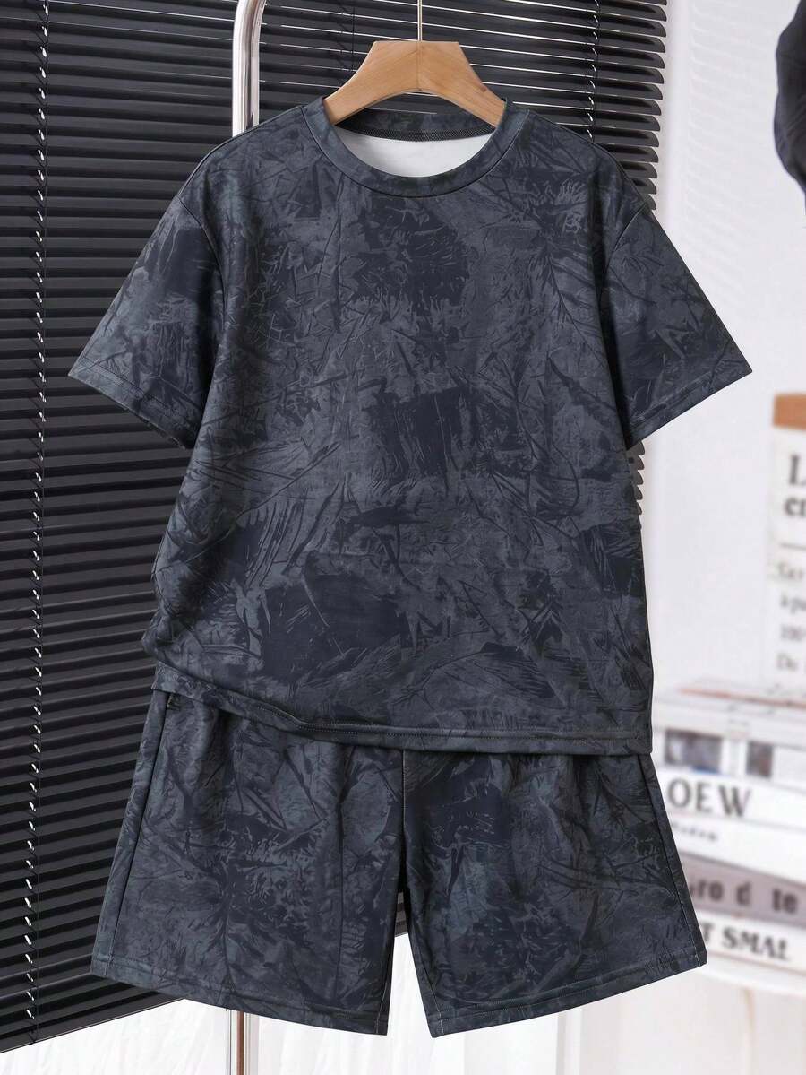 SHEIN 兒童小男孩休閒舒適時尚簡約圓領短袖T恤與短褲套裝