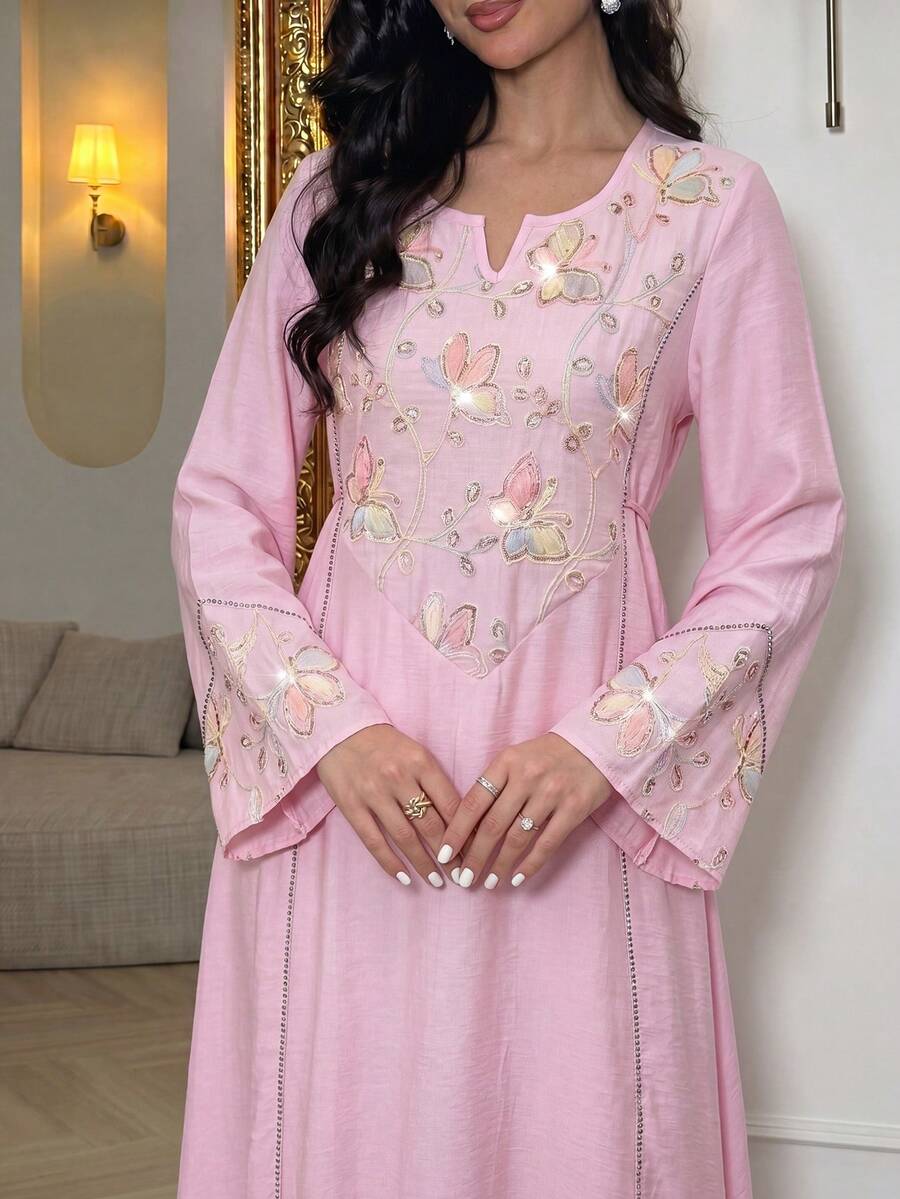 Al Najma Vestido de estilo árabe con bajo acampanado bordado y con cuentas de colores, cuello redondo y mangas de campana