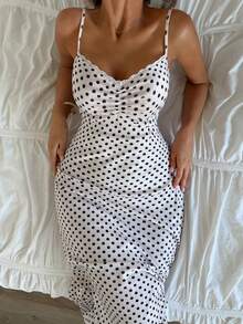 Livesso Nuisette élégante pour femme à bretelles fines, plissée avec dentelle contrastante, pyjama d'été - Blanc - Voir 1