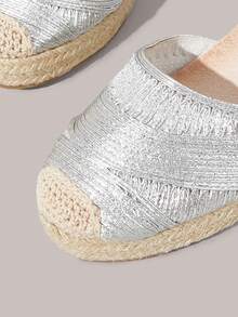 Styleloop Women's Thick-Soled Hemp Rope Fashion Vacation Round Toe Buckle Sandals, Vacation Atmosphere, Summer Wear, A Must For Travel - Silver - View 5