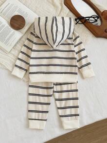 SHEIN Playful Pals 2件組 幼兒男童時尚條紋長袖連帽上衣與長褲套裝，柔軟加厚運動休閒服，適合日常穿著與戶外玩耍 - 彩色 - 查看 2