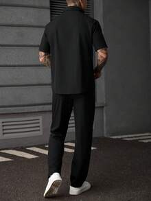 Manfinity CasualCool 男士休閒度假刺繡短袖單排釦襯衫 - 黑與白 - 查看 2