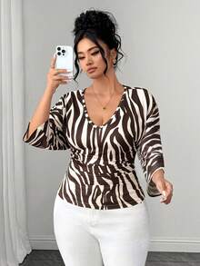 Elenzga Camiseta de talla grande para mujer de verano casual con estampado de rayas, cuello en V, manga corta, ajuste ceñido, simple y de moda, adecuada para uso diario - Marrón - Ver 3
