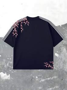 Manfinity EMRG Camiseta masculina casual de manga curta com estampa de flor de cerejeira e detalhes listrados, ideal para o verão. - Multicolorido - Ver 3