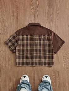 SWAVVY Kemeja Lengan Pendek Pria Bahan Suede Patchwork Kotak-kotak Tenun Campuran dengan Pewarna Benang - Coklat - View 4