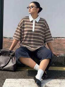 Dazy Plus 寬鬆街頭風拼色條紋 Polo 領長袖大尺碼女款 T 恤，秋季圖案印花校園風上衣 - 卡其色 - 查看 2