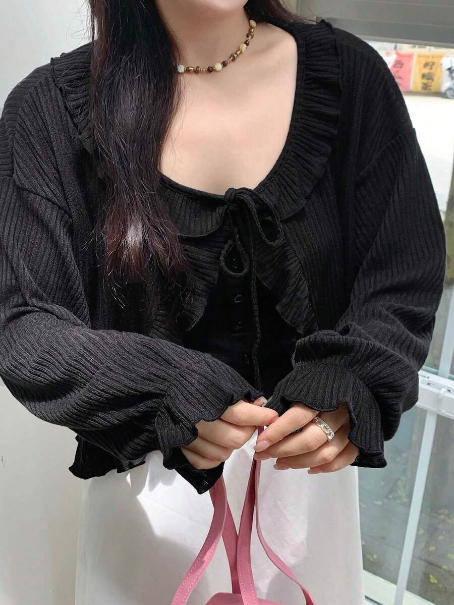 Dazy Plus V領純色短版綁帶長袖T恤 春夏可愛上衣 - 黑色 - 查看 1