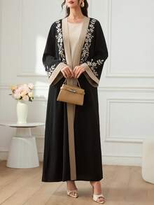 Al Najma 女款花卉刺繡長袖寬鬆優雅阿拉伯長袍 - 黑色 - 查看 4