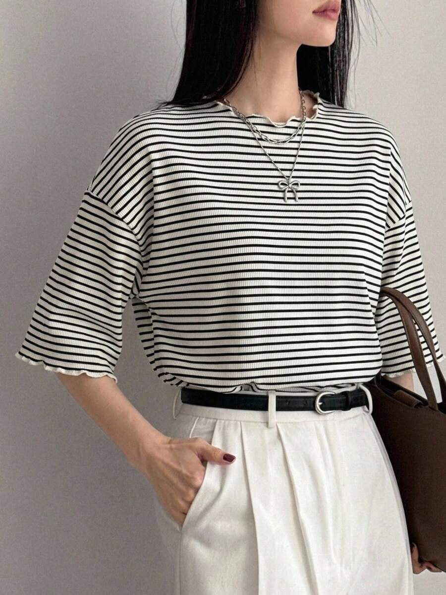 FRIFUL Women's Wavy Striped Loose Contrast Trim Short Sleeve T-Shirt, Summer Casual Wear - Black and White - View 1