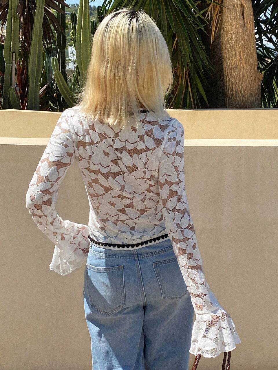 Women's Lace Patchwork Shell Embroidery Contrast Color Single Breasted French T-Shirt Vacation White Floral Autumn Romantic Elegant