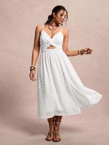 SHEIN VCAY Plus Size Women Textured Ruched Cutout Slit Front Cami Dress For Vacation - White - View 4