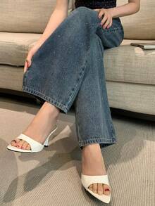 DAZY 女士亮面水钻直筒休闲牛仔裤，适合夏季、春季、秋季穿着，街头及户外休闲皆宜。 - 中等水洗藍 - 查看 9