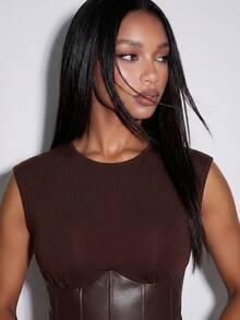 Normani 女士圆领拼接PU材质鱼骨纹街头风上衣 - 棕色 - 查看 8