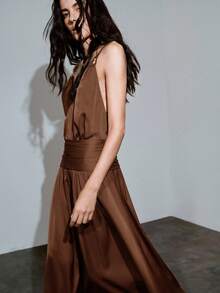 MOTF PREMIUM URBAN METALLIC RING DECOR CHAIN RUCHED LONG MAXI SLIP DRESS SPRING/SUMMER - Coffee Brown - View 2