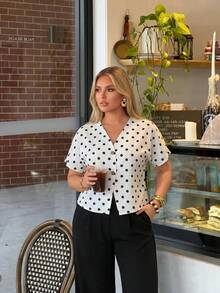 Auralis 大尺碼女款黑色短袖襯衫，夏季短袖襯衫，女款商務休閒襯衫，時尚新款夏季襯衫，可愛上衣外出上衣女款老錢風女款外出上衣 - 黑與白 - 查看 1
