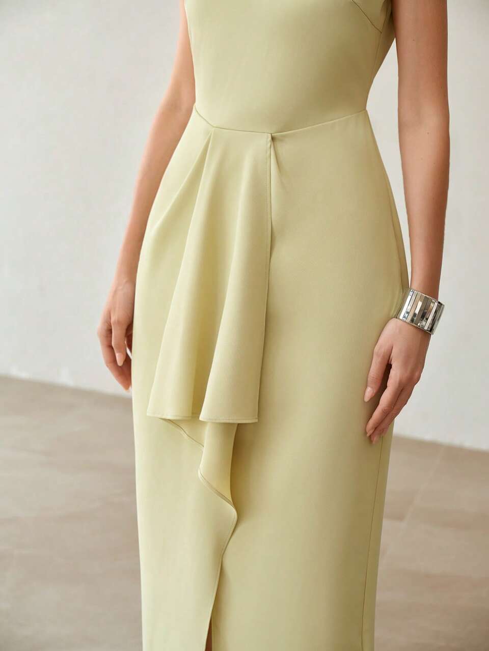 WOMEN'S ASYMMETRIC HEM SLEEVELESS DRESS