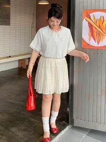 Dazy Plus 大尺碼蕾絲拼接彼得潘領短袖T恤，優雅休閒大尺碼女款，春夏可愛上衣 - 白色 - 查看 6